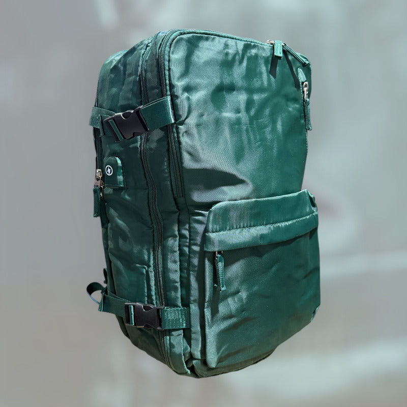 Mochila Viaje Grande Con Usb Varias Reparticiones Uniteduy