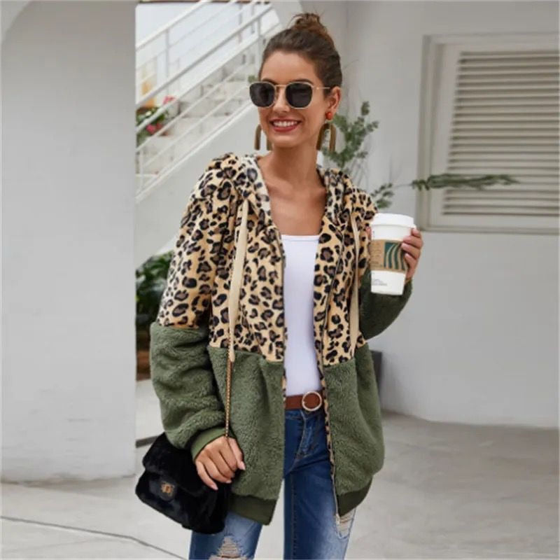 Campera Con Capucha Combinado Animal Print Polar Uniteduy