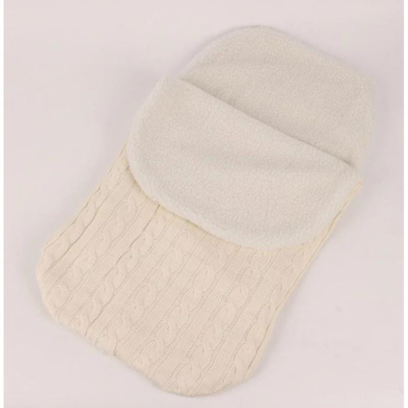 Sobre Bebe Con Corderito Y Lana Bundle Ideal Para El Frio