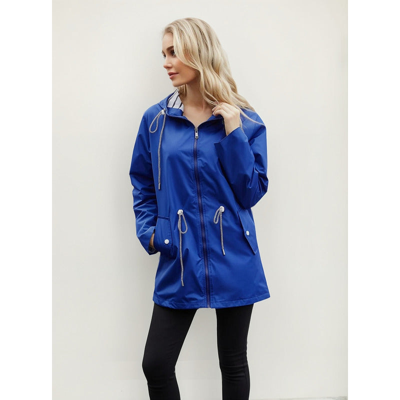 Campera Corta Viento Con Capucha Larga Bolsillos Cola Pez