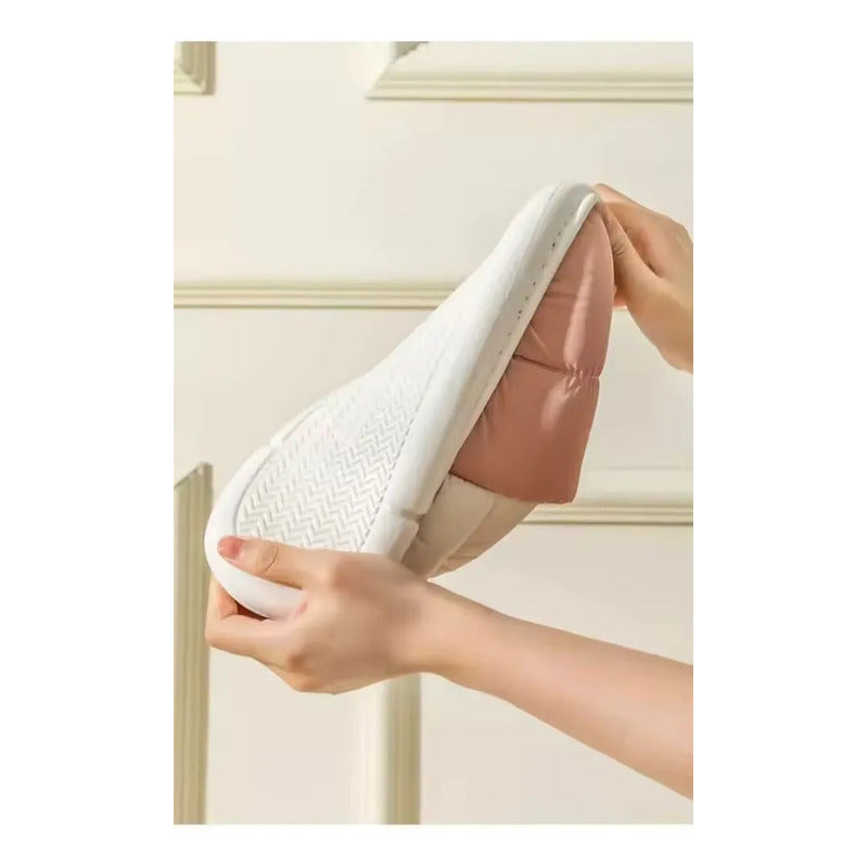 Pantufla Impermeable Cerrada Corderito Suela Goma Uniteduy