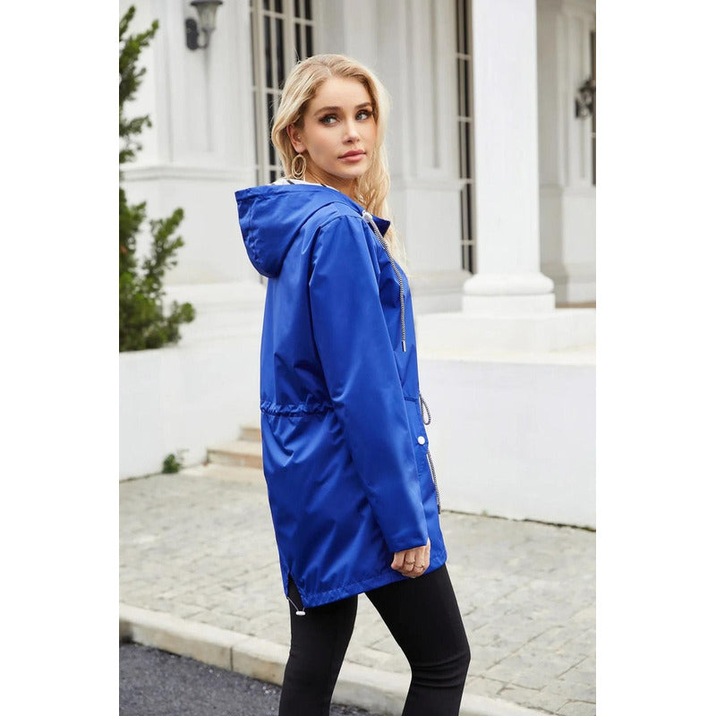 Campera Corta Viento Con Capucha Larga Bolsillos Cola Pez