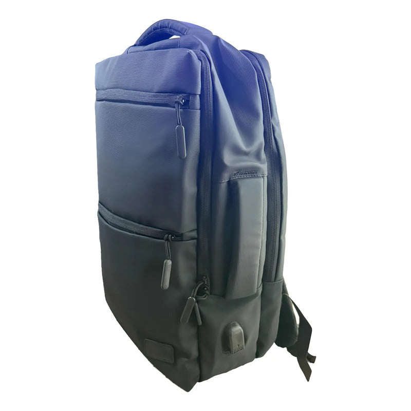 Mochila De Viaje Negra Con Usb Varias Reparticiones Uniteduy
