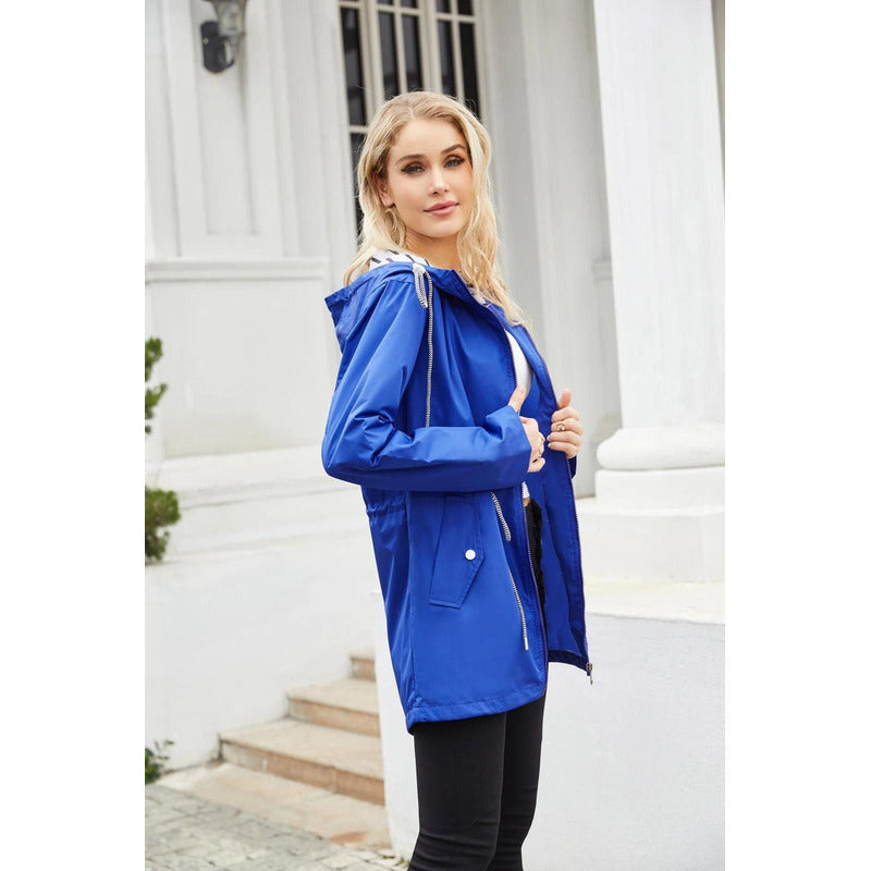 Campera Corta Viento Con Capucha Larga Bolsillos Cola Pez