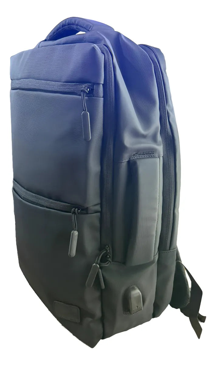 Mochila De Viaje Negra Con Usb Varias Reparticiones Uniteduy